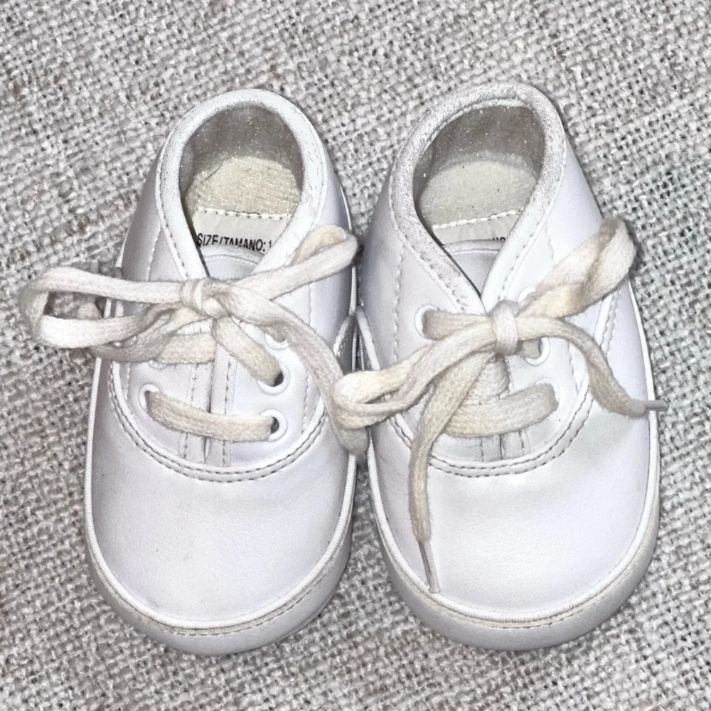 White Baby Crib Tennis Shoes Sneakers Leather Soft Sole Boy Girl Infant Size 1